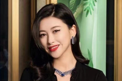 岁月不败美人！朱珠考古自己十年前旧照