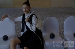 关晓彤演绎全新Prada 2019秋冬系