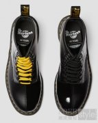 DR. MARTENS x PLEASURES 朋克和新浪