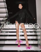 Hailey Bieber出镜JIMMY CHOO 2021冬季