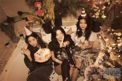 Red Velvet成员IRENE、SEULGI、YERI预告照公开，梦幻般外