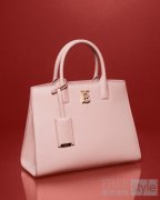 Burberry「B:MINE」•为爱献礼