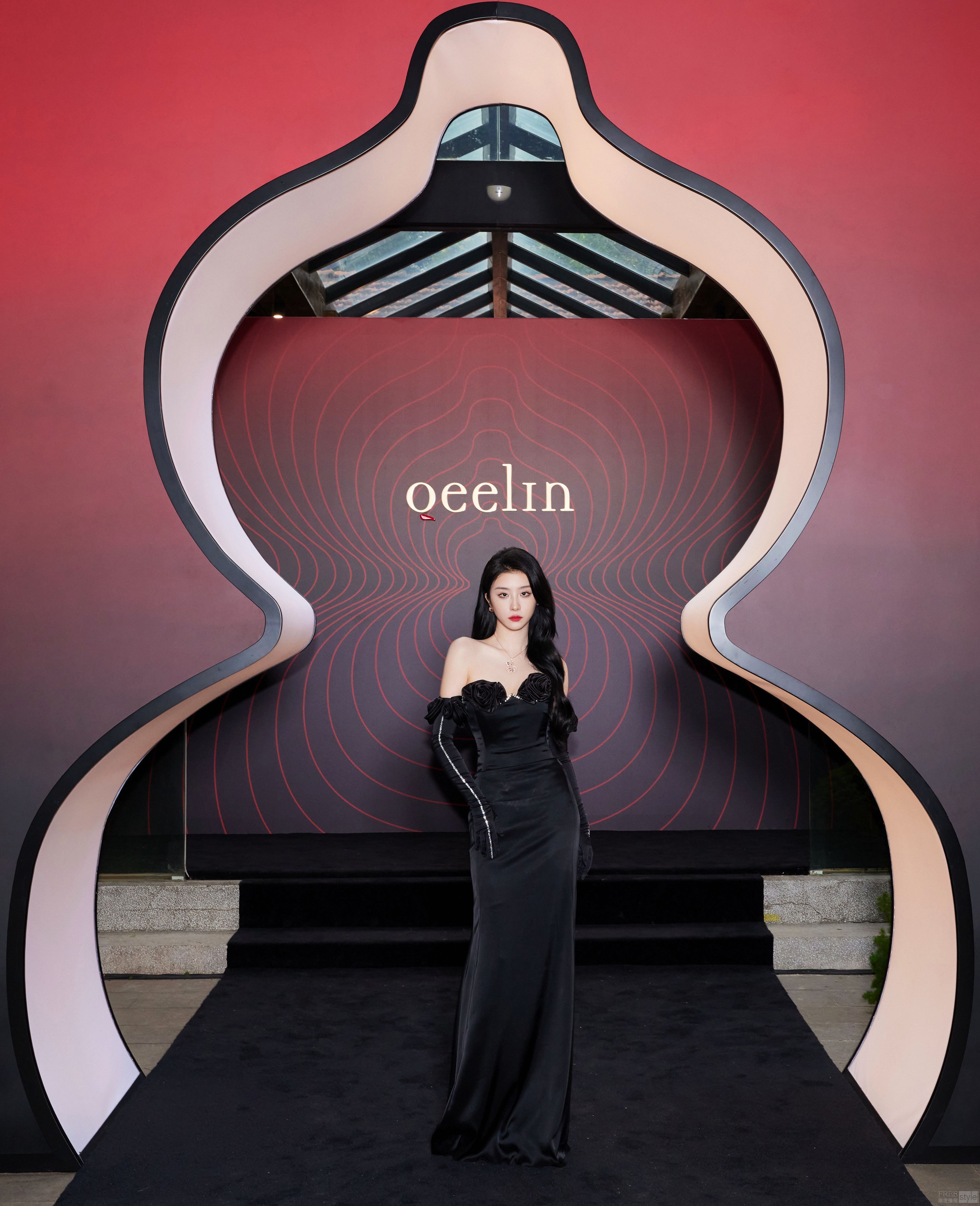 演员赵小棠佩戴Qeelin Wulu Garden系列珠宝出席Qeelin麒迹花园私享珠宝展.jpg