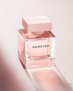 晶粉透澈，我自有光 NARCISO EAU DE PARFUM CRISTAL 纳西索