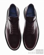 Burberry 携手 Tricker’s 精彩呈献