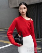 将传统带入现代，CHARLES & KEITH 2024春季缎面系列典