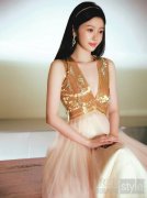 虞书欣演绎连卡佛甄选配饰，