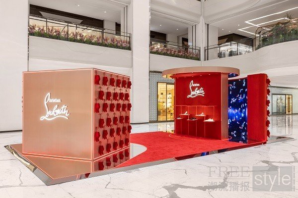 Christian Louboutin路铂廷“红底”限时体验空间.jpg