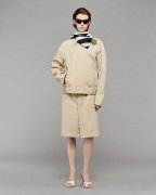 Burberry 发布2025春季系列