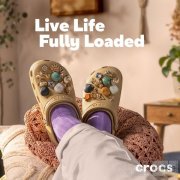 Crocs 卡骆驰携经典洞洞鞋邀您