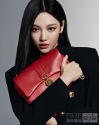 宁艺卓演绎VERSACE KLEIO手袋
