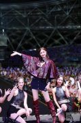 陈慧琳身着CHLOÉ现身徐州演唱