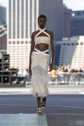 Off-White™ 发布2025春夏系列“