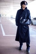 陈坤身着 Burberry 机场出发 启程
