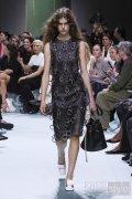 PRADA 2025春夏女装时装秀 无限当