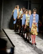 VERSACE 2025 春夏系列