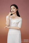 穿搭加点“金”，秒变秋日时