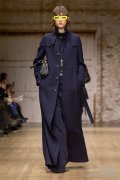 Coach发布2025秋季高级服饰系列