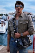 MICHAEL KORS  发布2025 春夏广告大