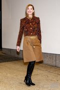 ROSAMUND PIKE身着CHLOÉ亮相《时光