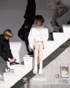 极简黑白美学重塑经典 adidas