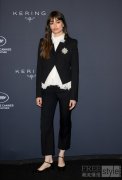 Clara Luciani及Liya Kebede身着McQueen于戛纳电影