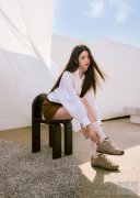 信步，而型 New Balance 新动挚友张员瑛演绎