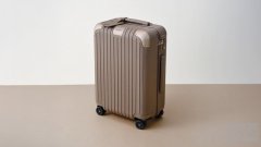 RIMOWA（日默瓦）推出雅致新色奶咖色 融入 Disti