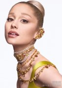 全球品牌代言人Ariana Grande闪耀出镜 摩登