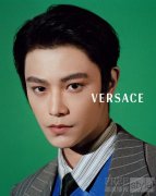 Camille Vivier掌镜 丁禹兮演绎VERSACE 25假日系