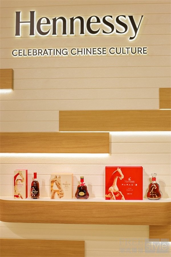 架子上的商品AI 生成的内容可能不正确。