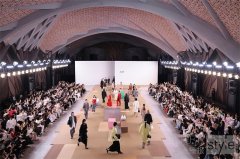 AUM「心居无界」品牌年度大秀