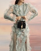 RENE CAOVILLA 呈献2025秋冬系列迷你手袋与手