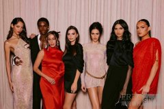 Amelia Gray、Anitta、Emily Ratajkowski 与 Yasmin