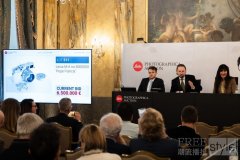 第47届徕兹相机拍卖会  教皇旧藏徕卡拍出