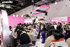 明星都在晒的“墩墩兽”,藏着MOMOTOY走向