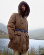 Burberry 隆重发布全新嘎巴甸胶囊系列，致