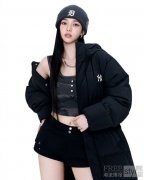 aespa KARINA寒冬送暖 向70余名工作人员赠送