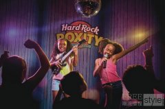 从硬石酒店出发,解锁寒假亲子出行地图