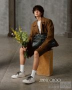 全球品牌代言人王一博演绎全新BAR HOLDA