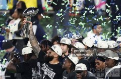 蒂芙尼祝贺西雅图海鹰队获得第60届超级