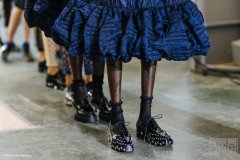 Jimmy Choo 携手 noir kei ninomiya 发布联名系列