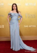 AIMEE LOU WOOD身着ATELIER VERSACE亮相2026年演员