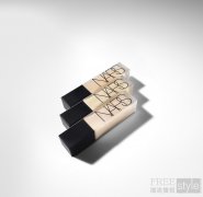 裸雾持妆 薄贴隐瑕:NARS「磨皮专家」超