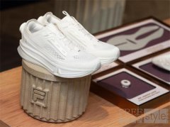 告别选择困难：FILA AURA如何用一双鞋，定制商务