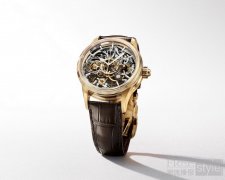 美耐华焕新发布反转机芯单按