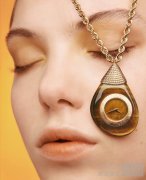 PIAGET伯爵呈献Swinging Pebbles坠饰时计 时光