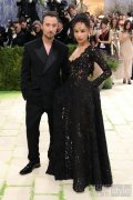 众星身着SAINT LAURENT圣罗兰出席Met Gala 20