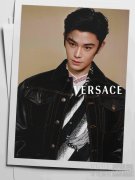 VERSACE 全球香水代言人——丁禹兮