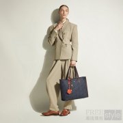 万宝龙焕新呈现丹宁提花皮具，开启夏日时尚漫